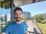 Selfie samples, 0.6x (native) - 18mm, f/2.0, ISO 50, 1/294s (4096x3072px) - Oppo Reno16 review